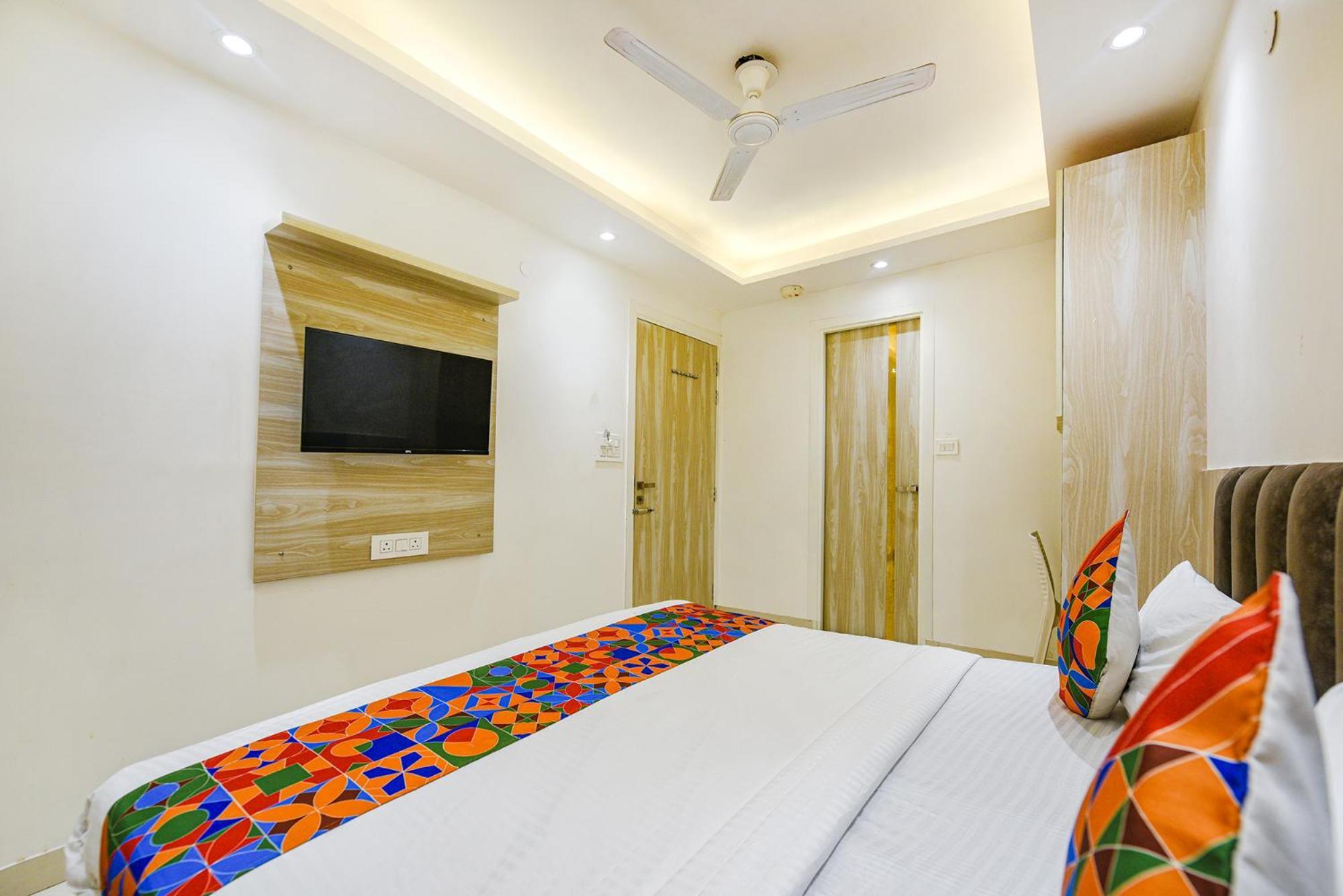 Fabhotel Luxury Inn Near Adarsh Nagar Metro Deli Exterior foto