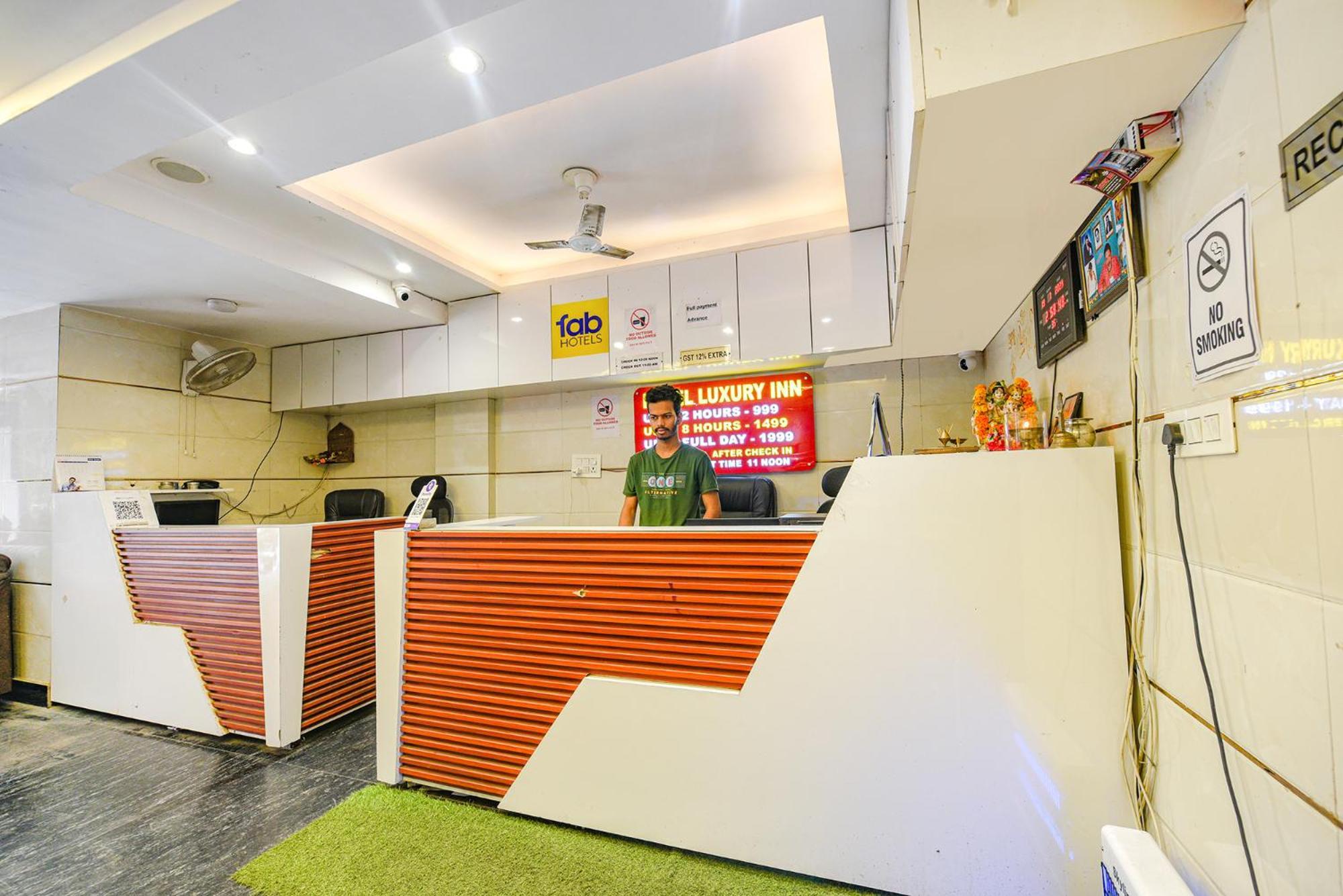 Fabhotel Luxury Inn Near Adarsh Nagar Metro Deli Exterior foto