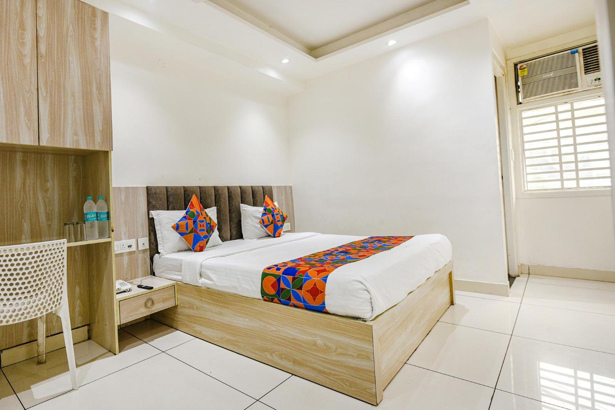 Fabhotel Luxury Inn Near Adarsh Nagar Metro Deli Exterior foto
