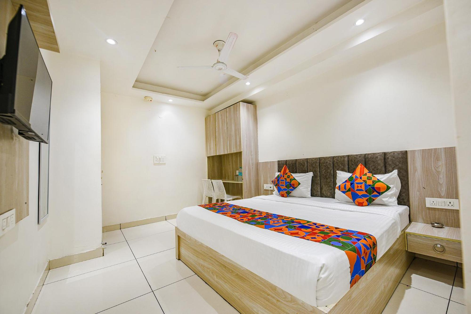 Fabhotel Luxury Inn Near Adarsh Nagar Metro Deli Exterior foto