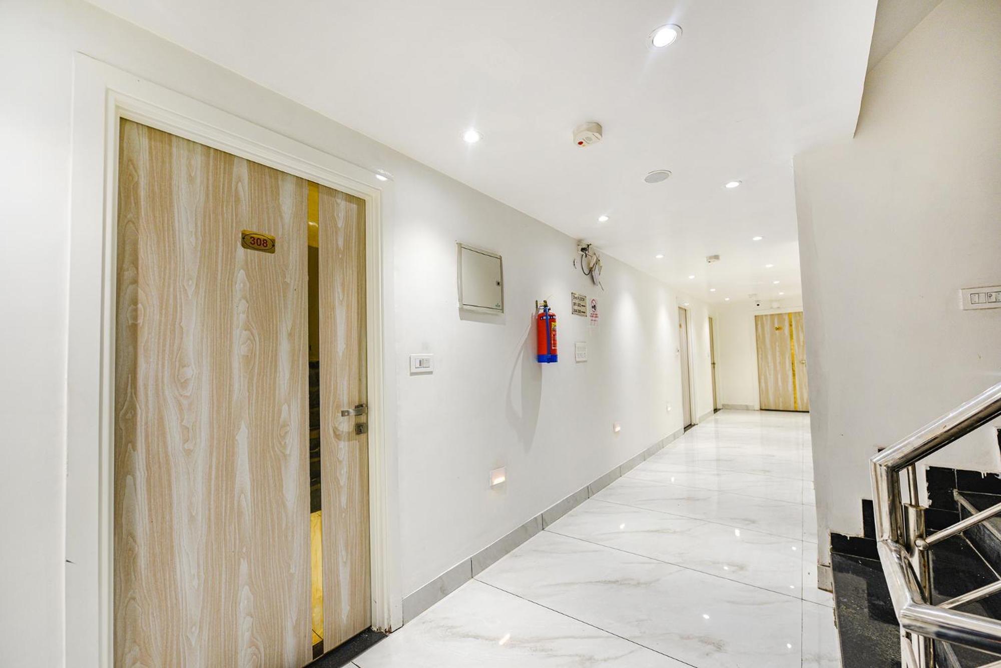 Fabhotel Luxury Inn Near Adarsh Nagar Metro Deli Exterior foto