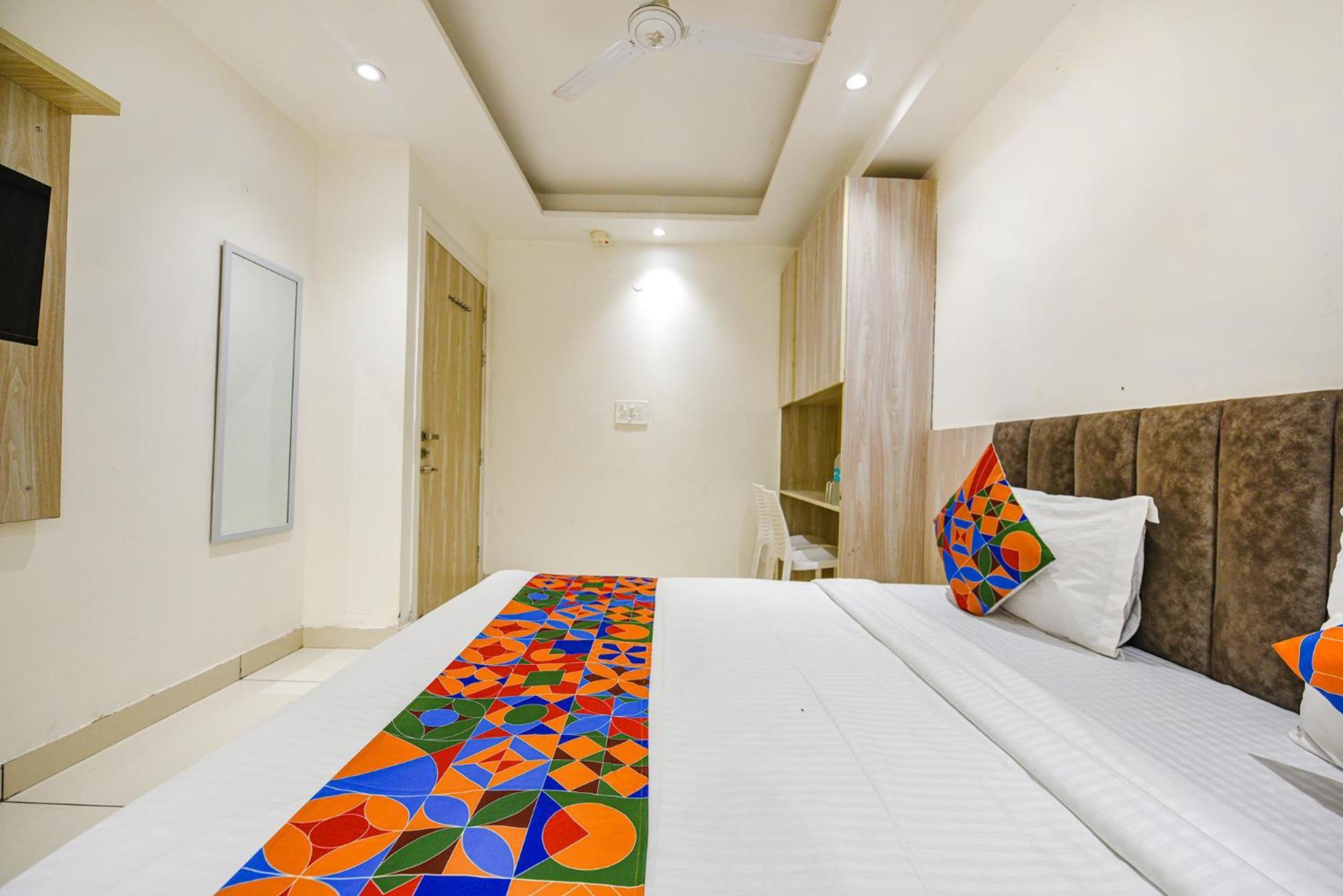 Fabhotel Luxury Inn Near Adarsh Nagar Metro Deli Exterior foto