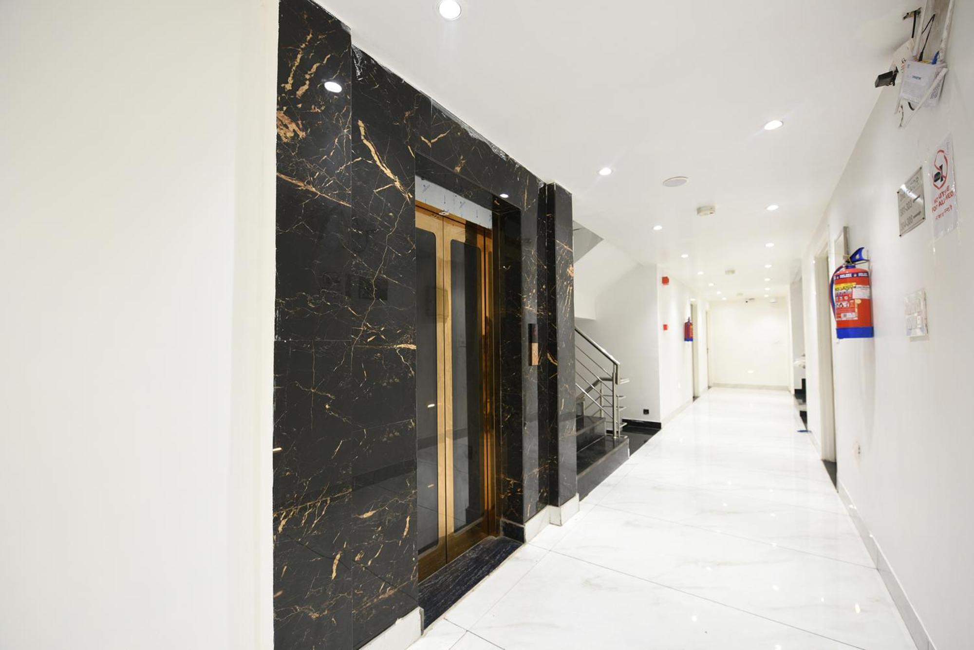 Fabhotel Luxury Inn Near Adarsh Nagar Metro Deli Exterior foto