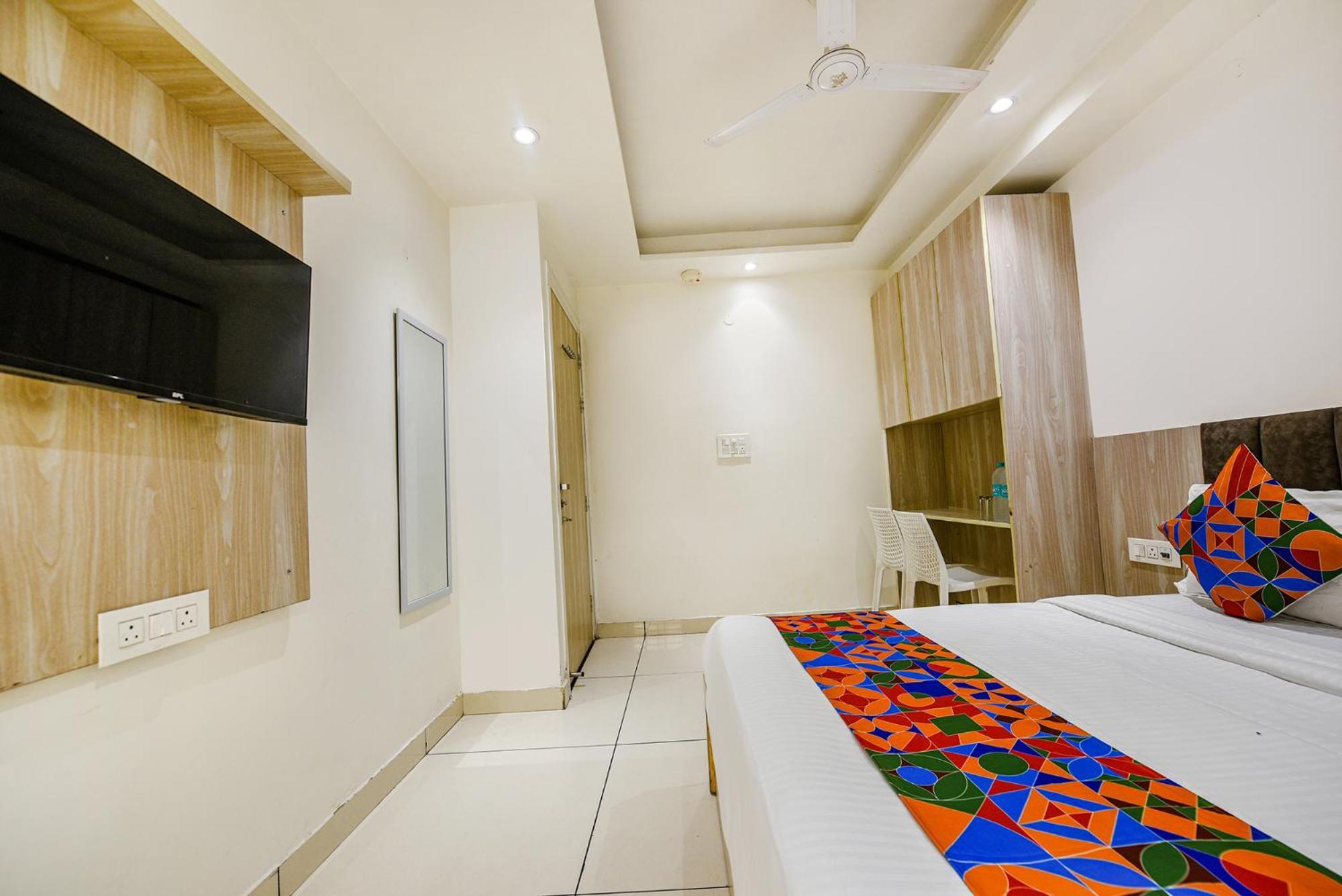 Fabhotel Luxury Inn Near Adarsh Nagar Metro Deli Exterior foto