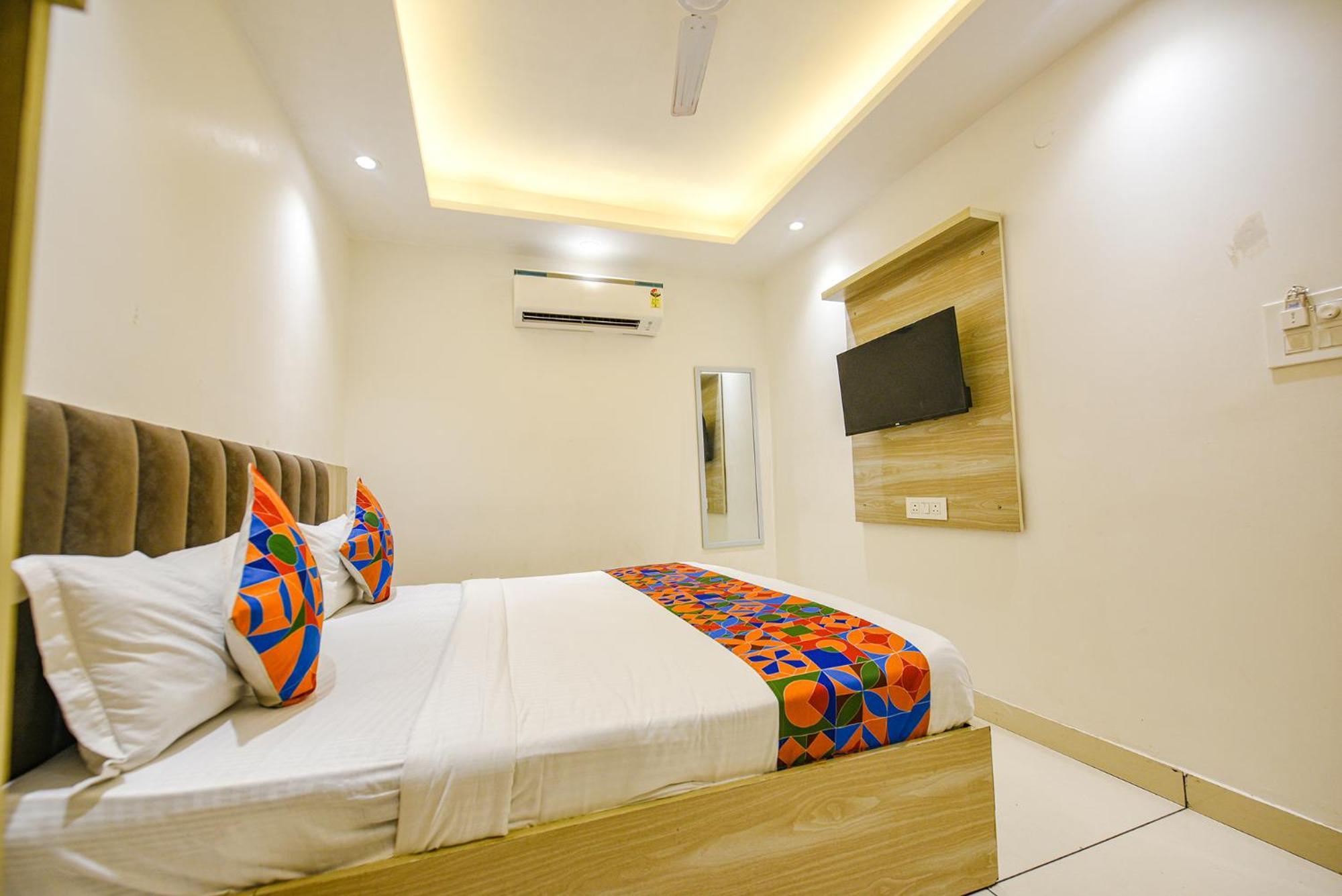 Fabhotel Luxury Inn Near Adarsh Nagar Metro Deli Exterior foto