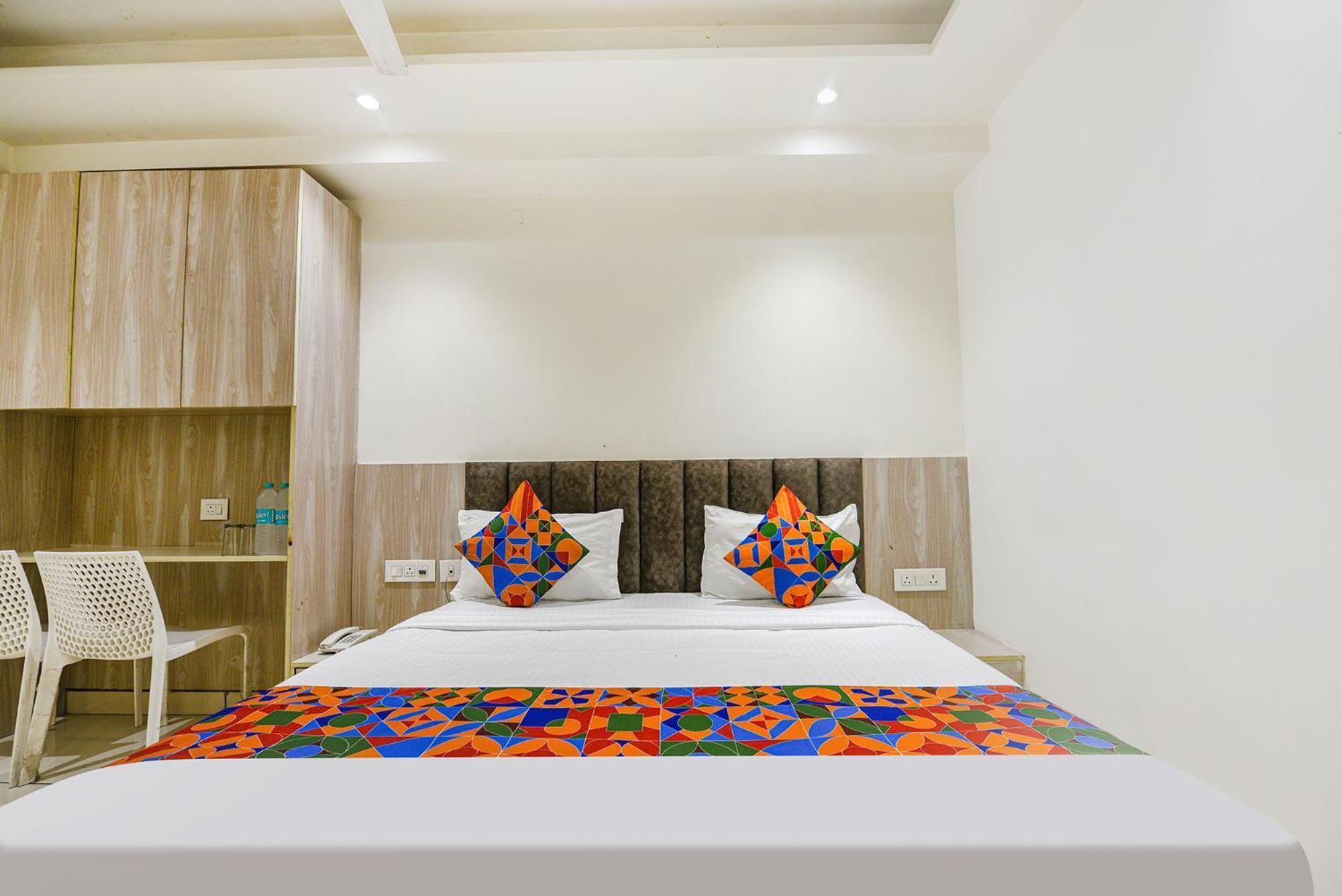 Fabhotel Luxury Inn Near Adarsh Nagar Metro Deli Exterior foto